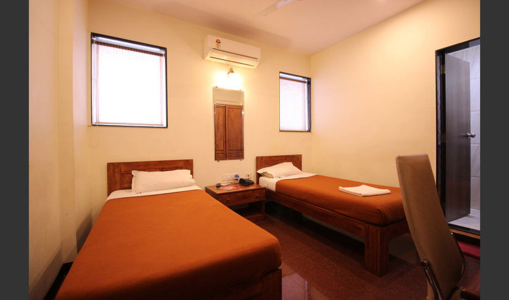 Hotel Q Deck Mumbai Exterior foto